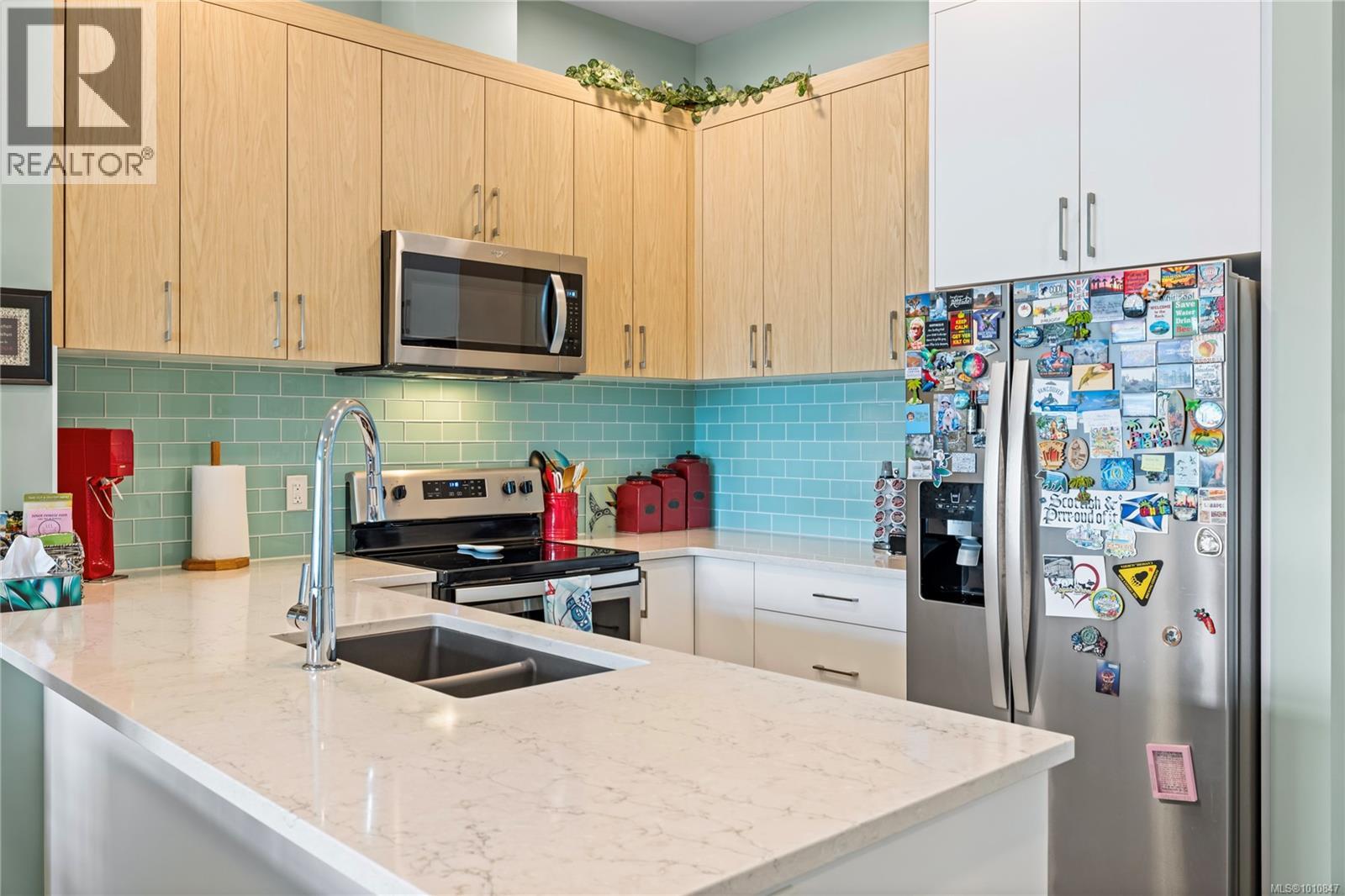 Photo 2 of 501 6540 Metral Dr, Nanaimo BC
