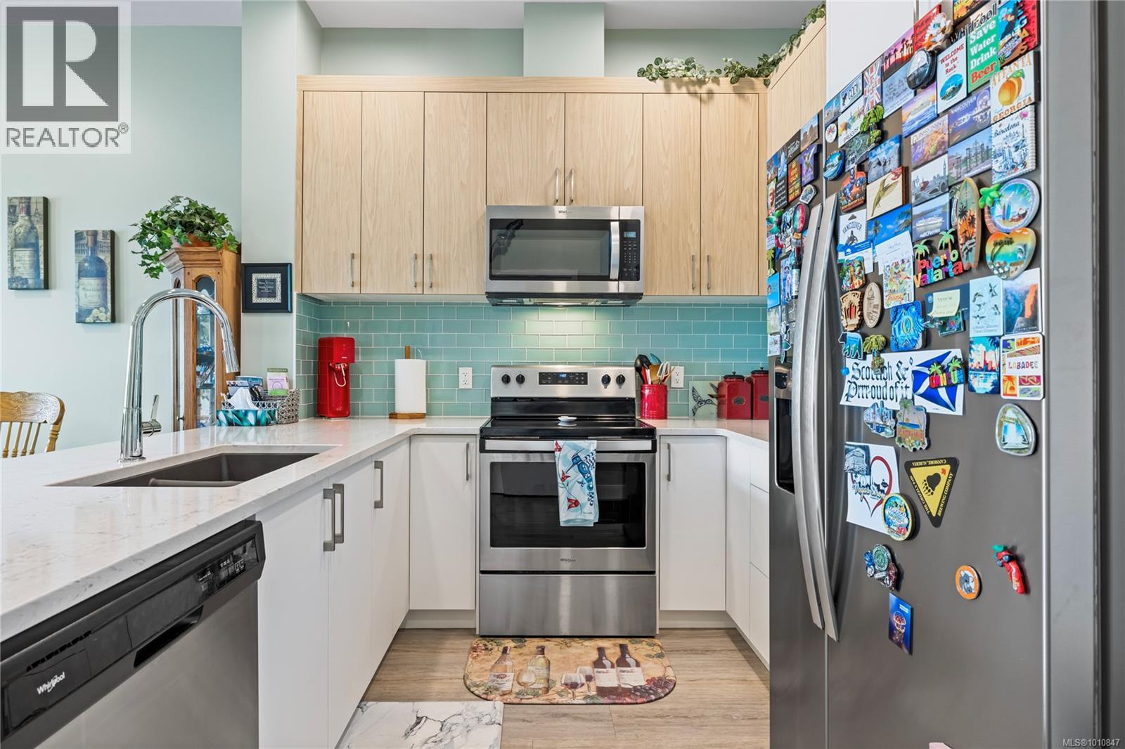 Photo 5 of 501 6540 Metral Dr, Nanaimo BC