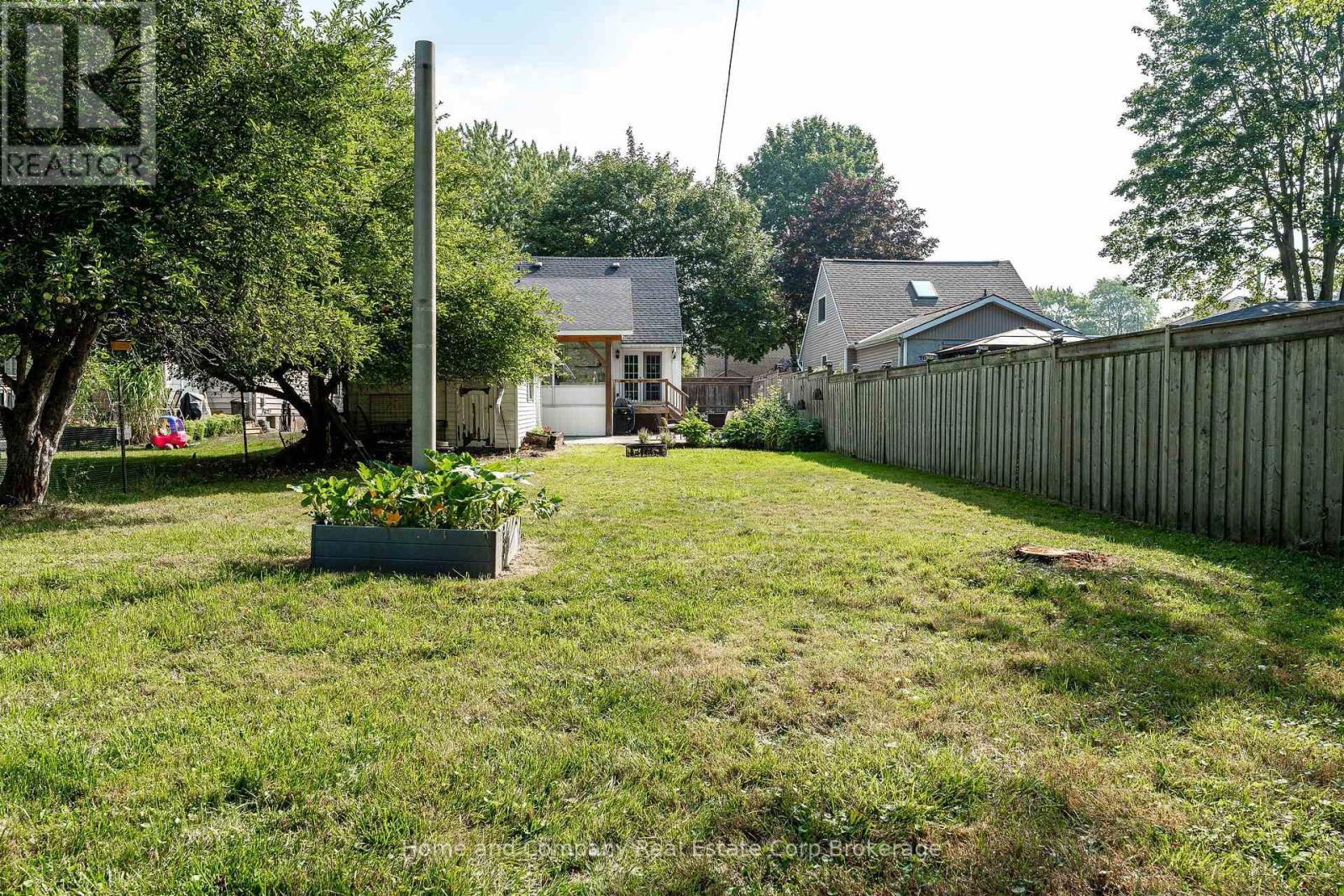 Photo 6 of 152 Mcnab Street, Stratford ON