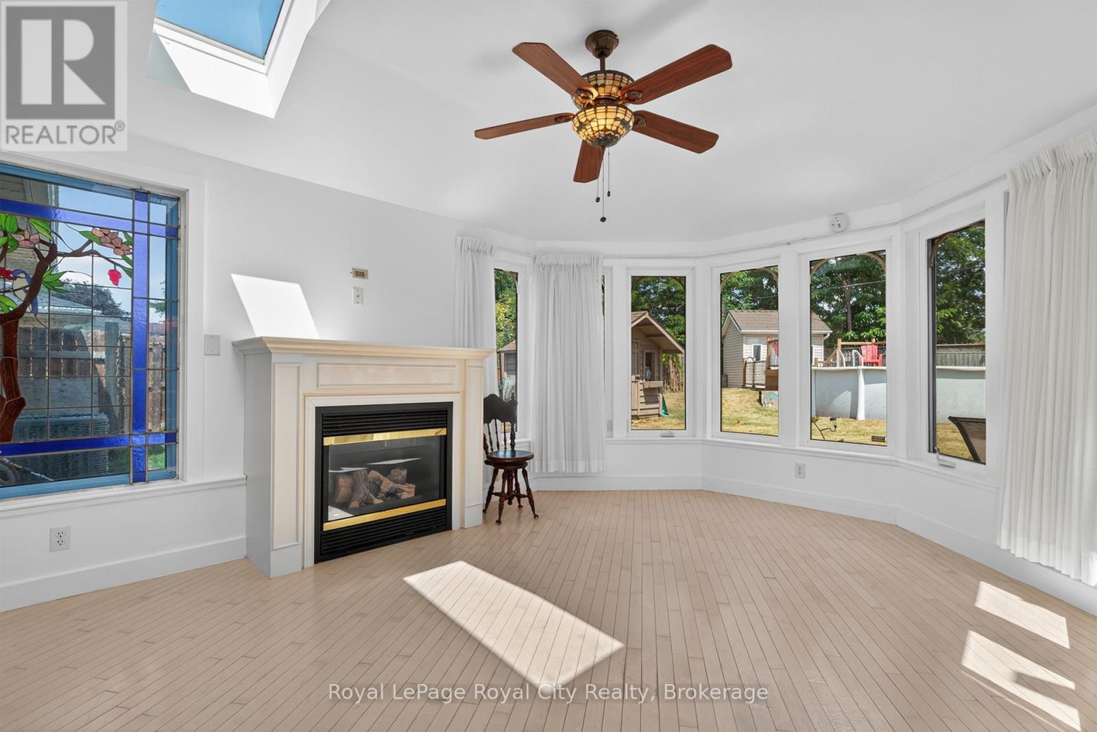 Photo 12 of 68 Sunset Boulevard, Cambridge ON