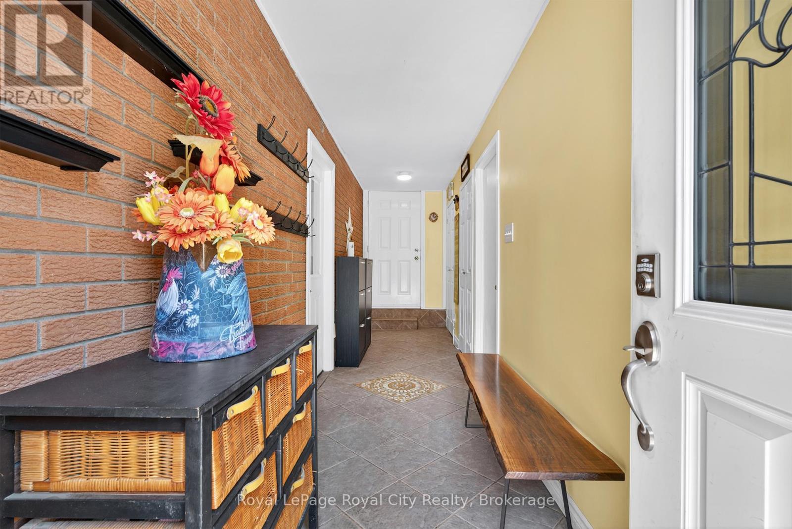 Photo 21 of 68 Sunset Boulevard, Cambridge ON