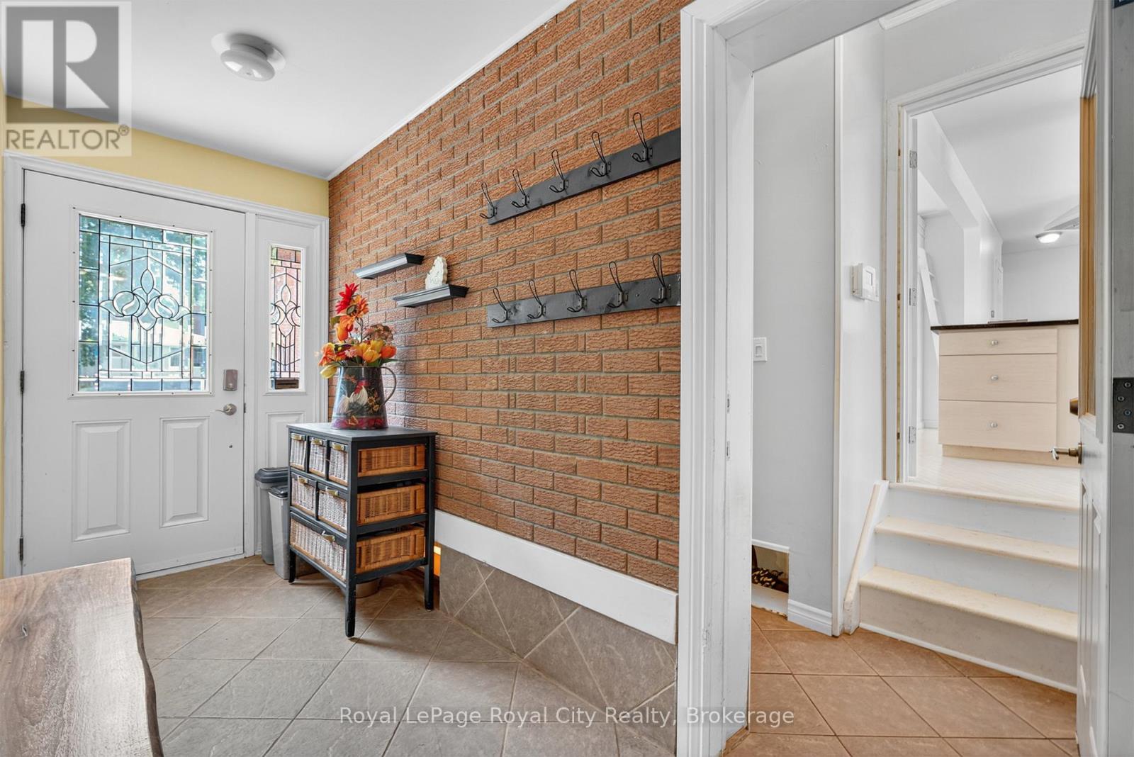 Photo 22 of 68 Sunset Boulevard, Cambridge ON