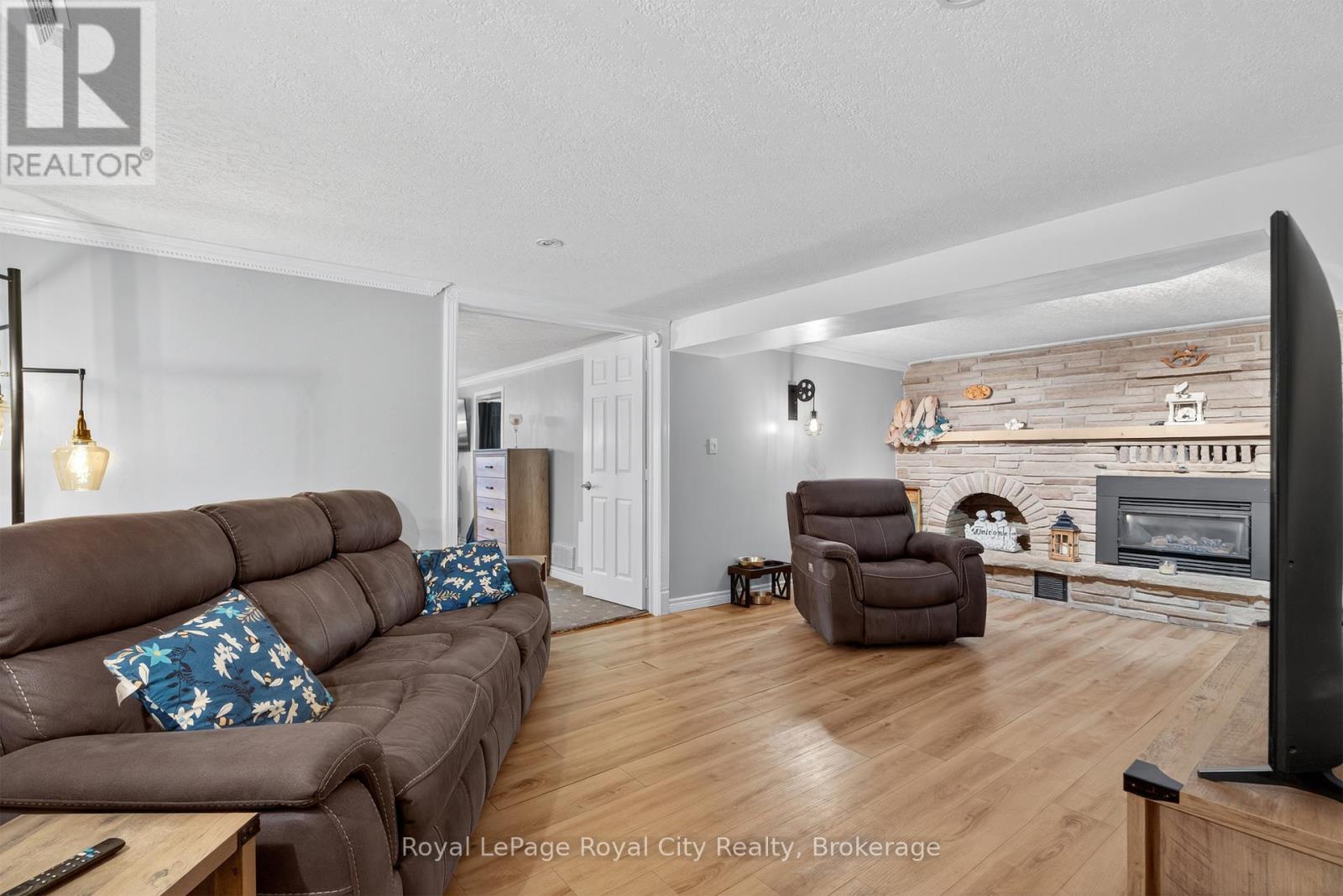 Photo 23 of 68 Sunset Boulevard, Cambridge ON