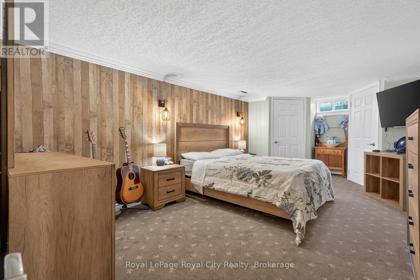 Photo 27 of 68 Sunset Boulevard, Cambridge ON
