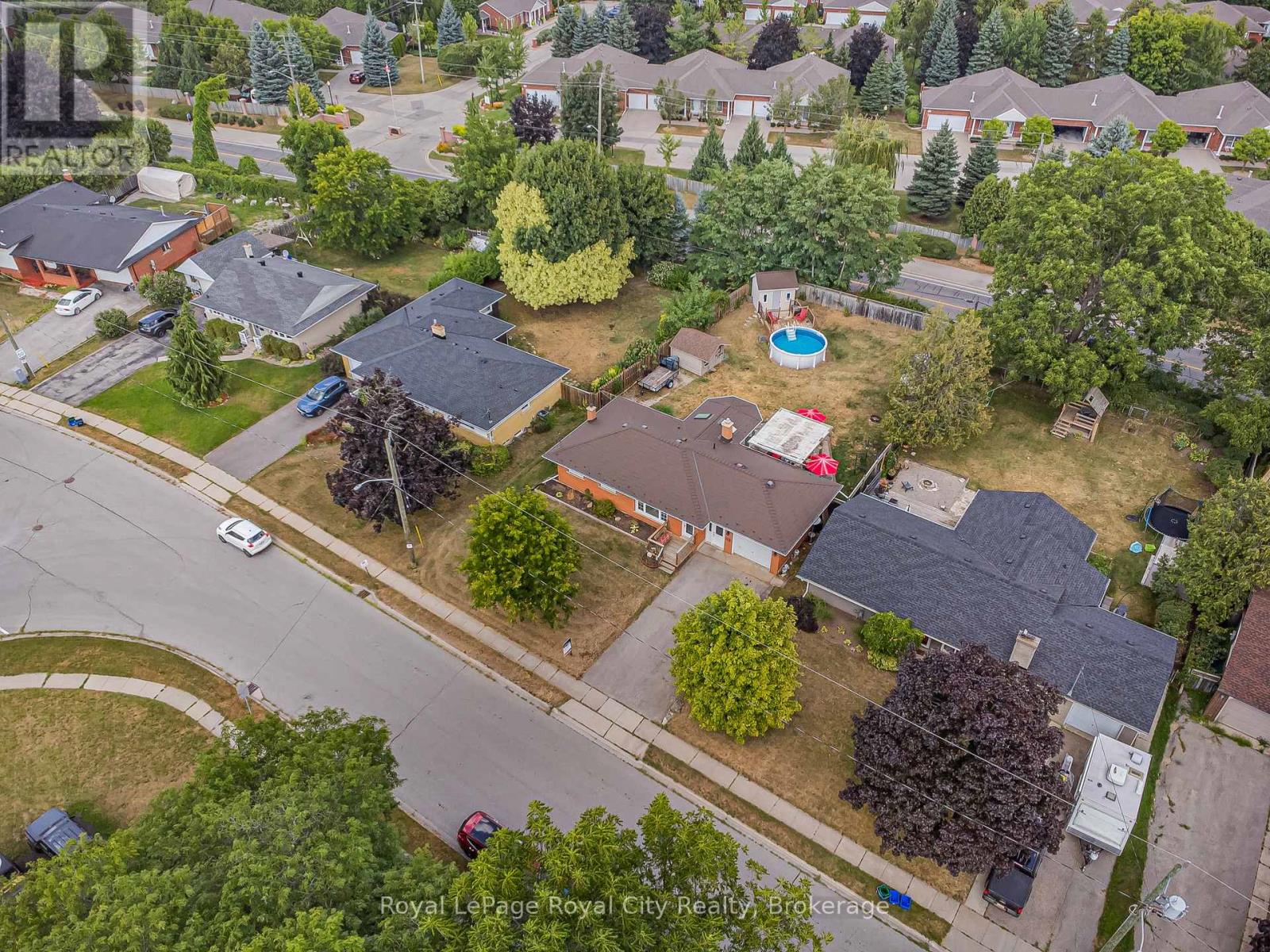 Photo 45 of 68 Sunset Boulevard, Cambridge ON