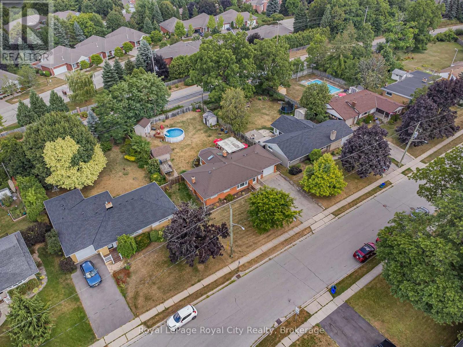 Photo 46 of 68 Sunset Boulevard, Cambridge ON