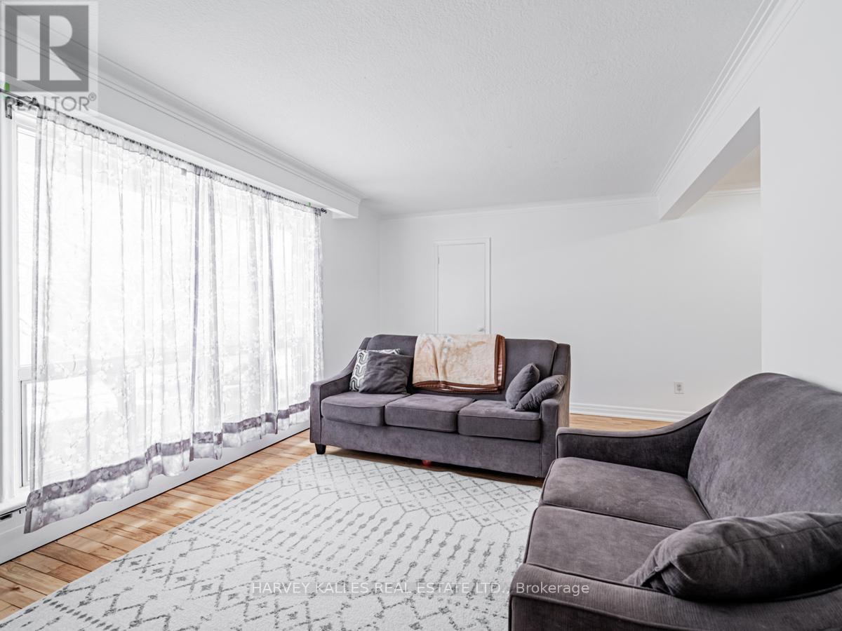 Photo 29 of 44 Leduc Drive, Toronto ON
