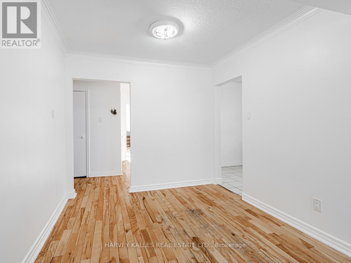 Photo 13 of 44 Leduc Drive, Toronto ON