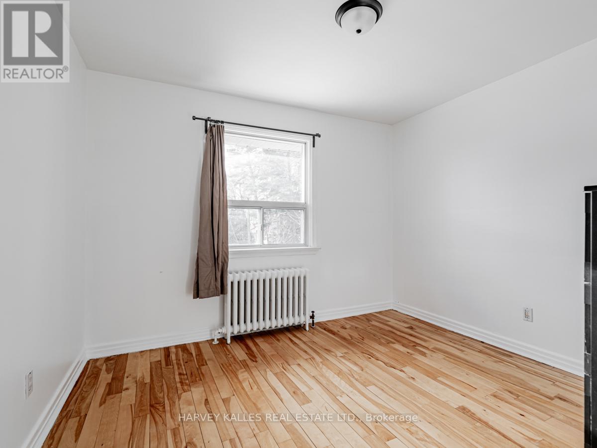 Photo 23 of 44 Leduc Drive, Toronto ON
