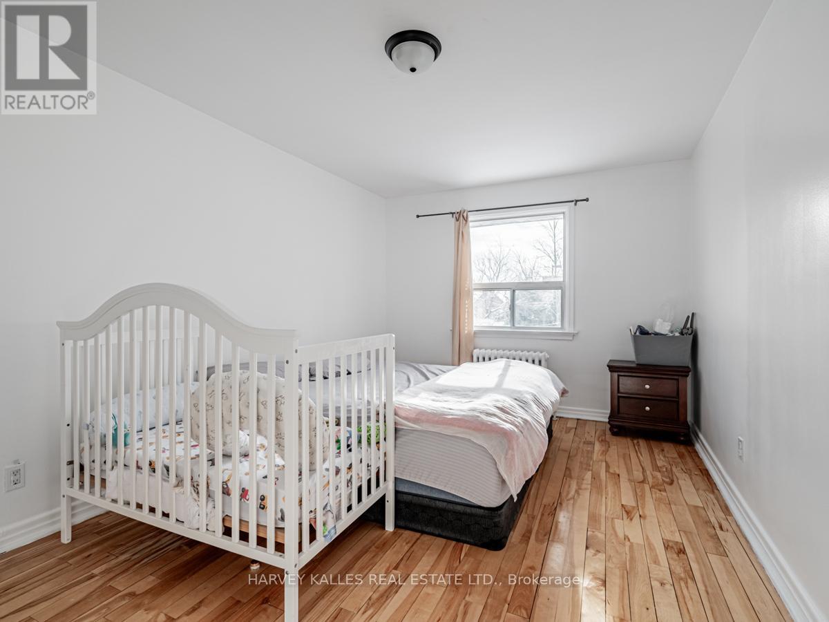Photo 33 of 44 Leduc Drive, Toronto ON