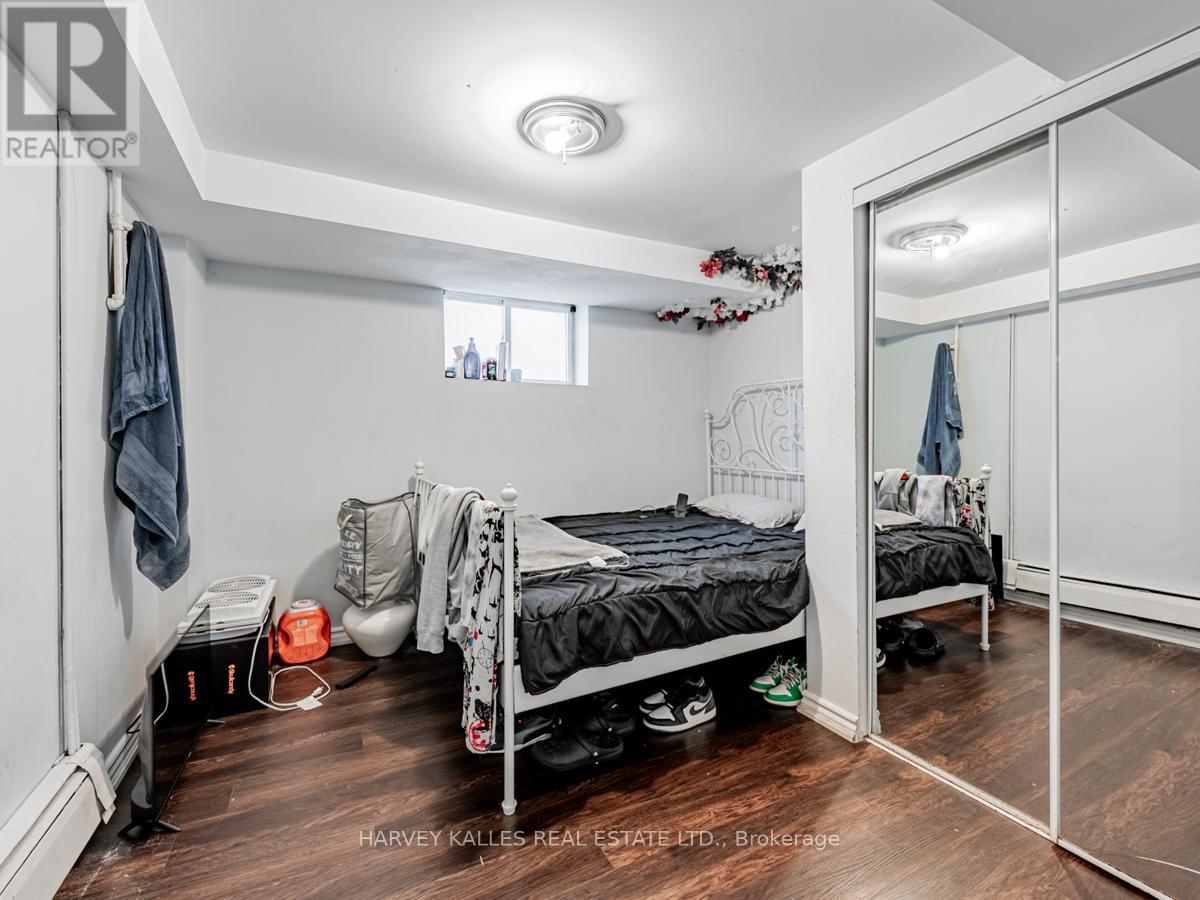Photo 6 of 44 Leduc Drive, Toronto ON