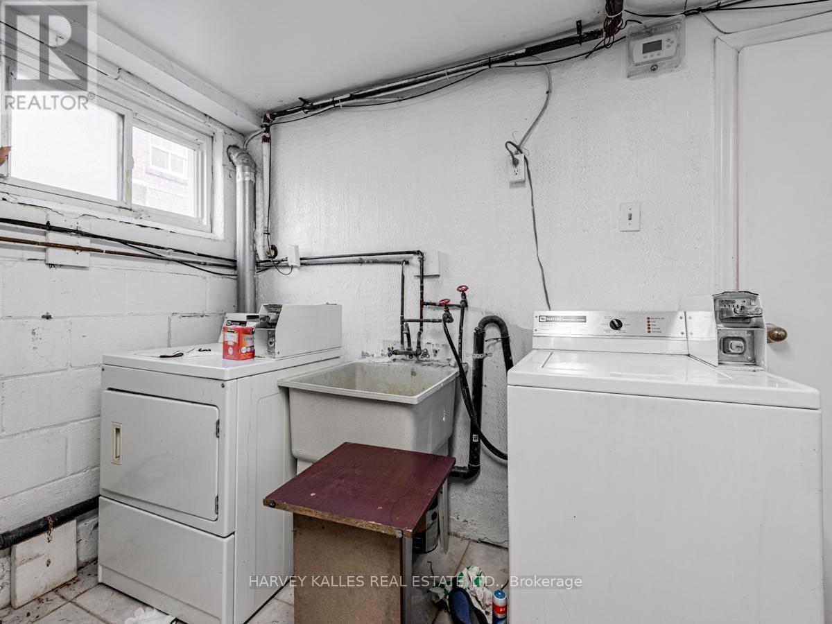 Photo 9 of 44 Leduc Drive, Toronto ON