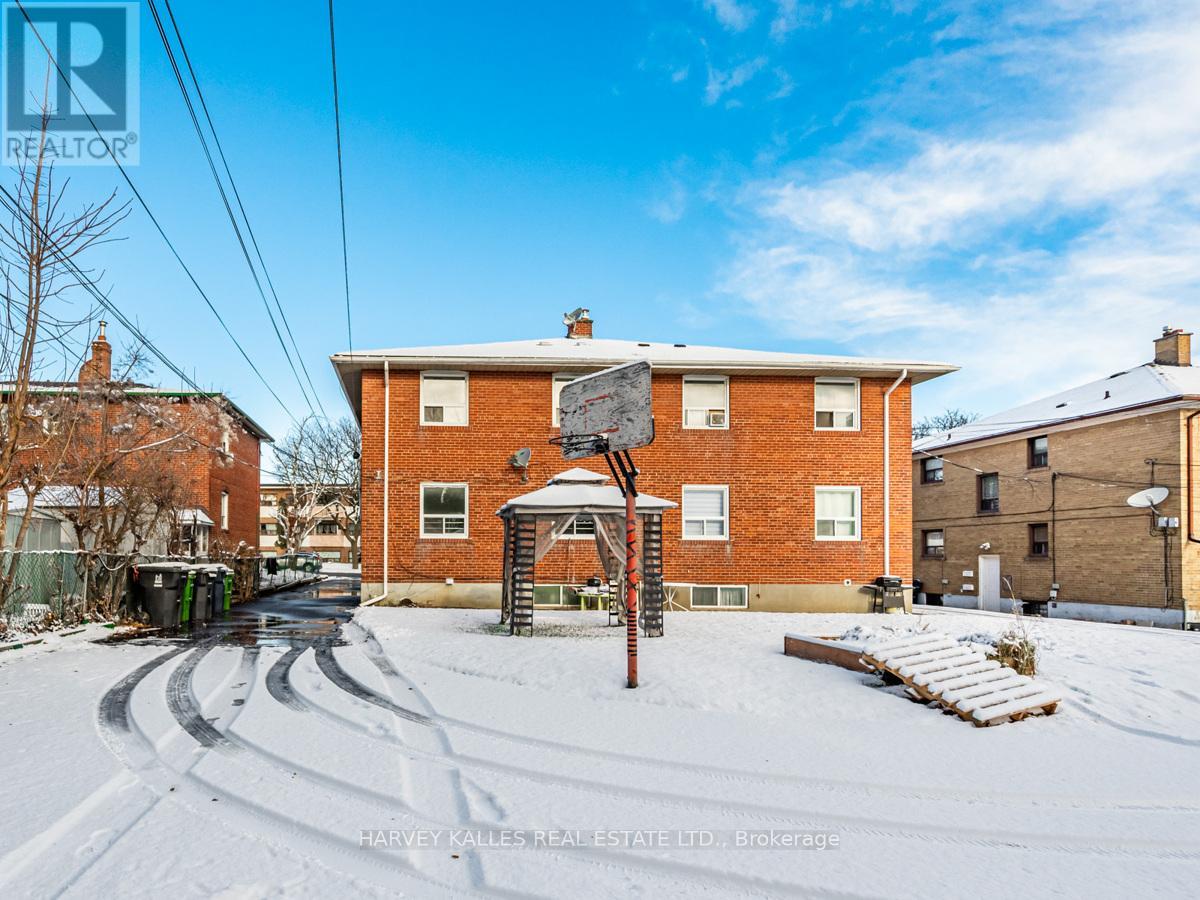 Photo 19 of 44 Leduc Drive, Toronto ON