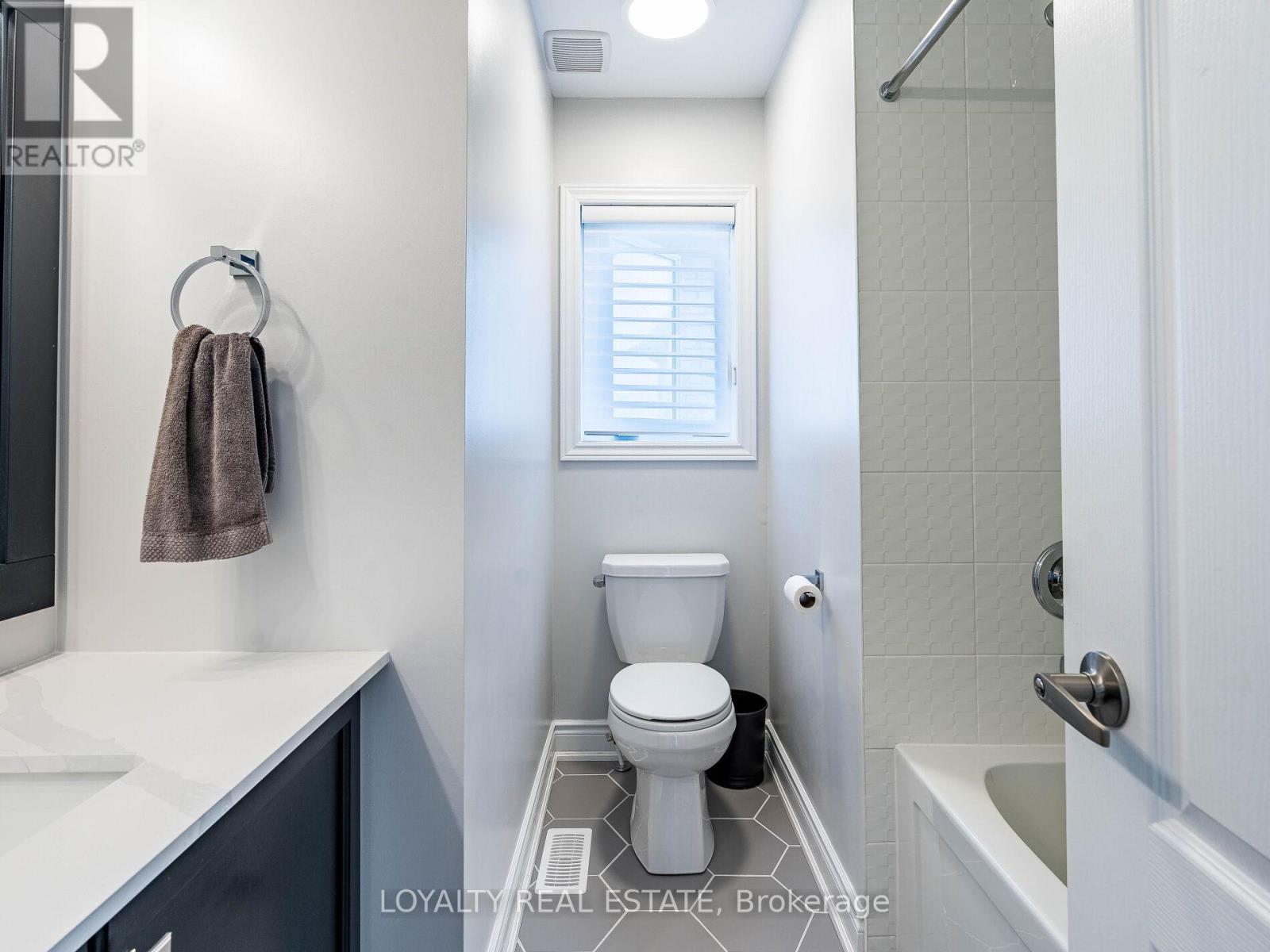 Photo 21 of 12 Wainwright Drive, Brampton ON