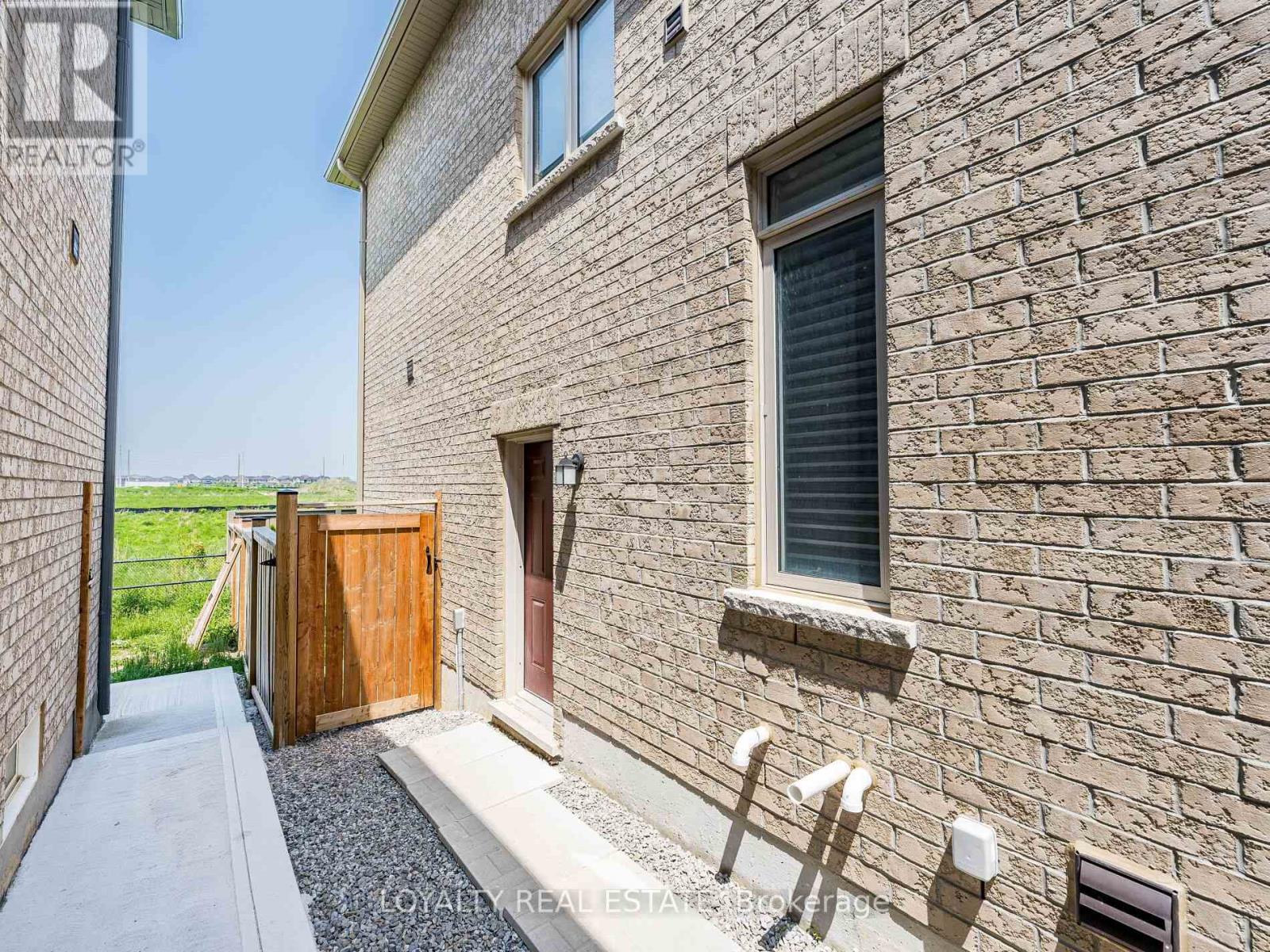 Photo 24 of 12 Wainwright Drive, Brampton ON