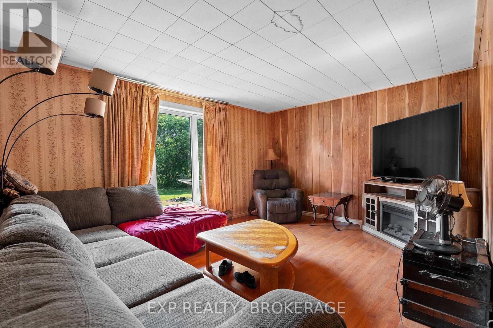 Photo 14 of 4 Denison Drive, Addington Highlands ON