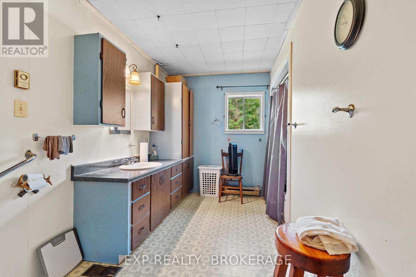 Photo 9 of 4 Denison Drive, Addington Highlands ON