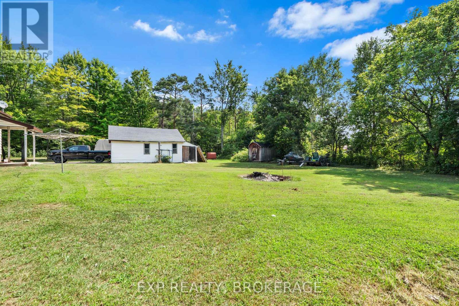 Photo 4 of 4 Denison Drive, Addington Highlands ON