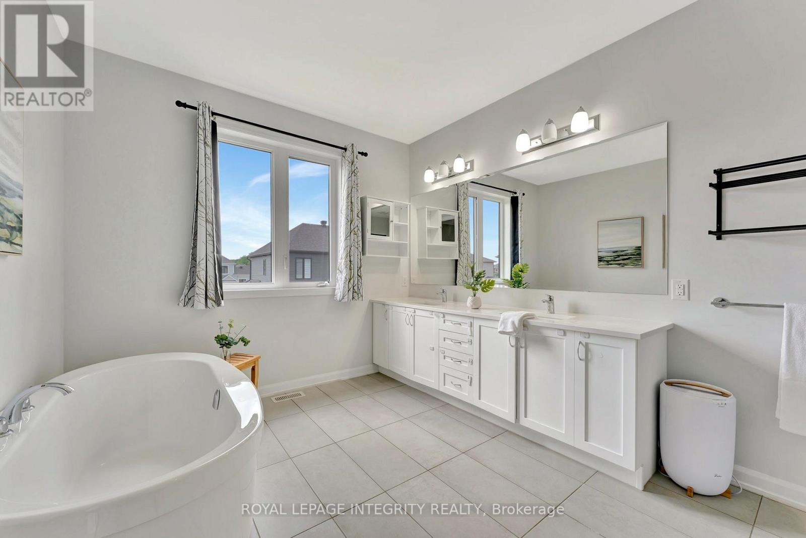 Photo 22 of 11 Ascari Road, Ottawa ON