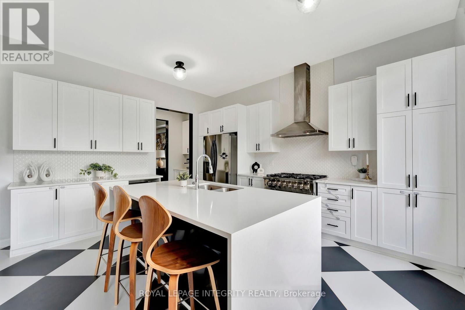 Photo 12 of 11 Ascari Road, Ottawa ON