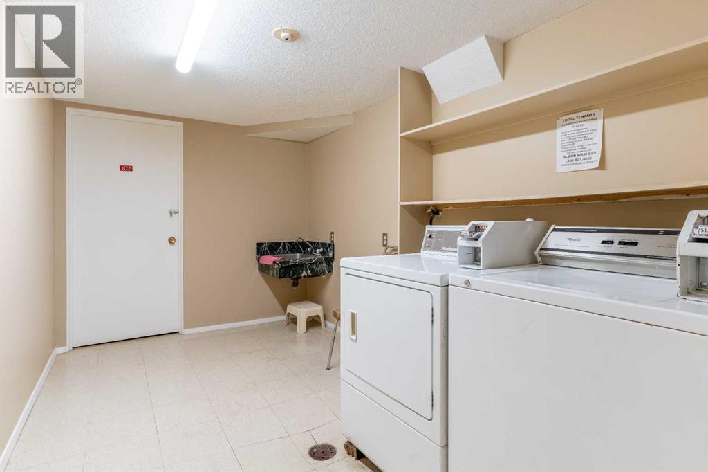 Single Family House for Sale in   Cedar Crescent SW Spruce Cliff Calgary 