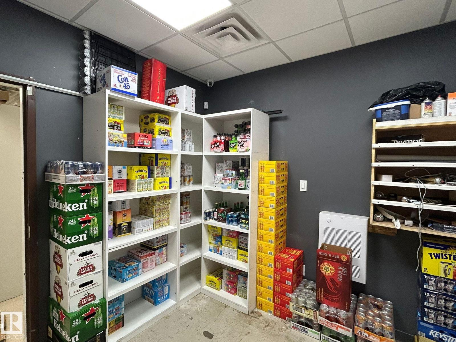 Photo 11 of 12612 118 Av Nw, Edmonton AB