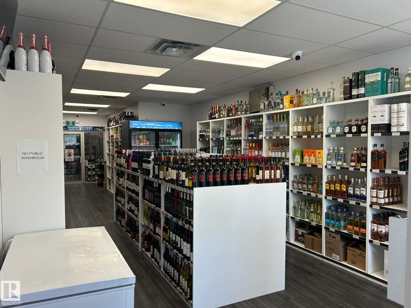 Photo 7 of 12612 118 Av Nw, Edmonton AB