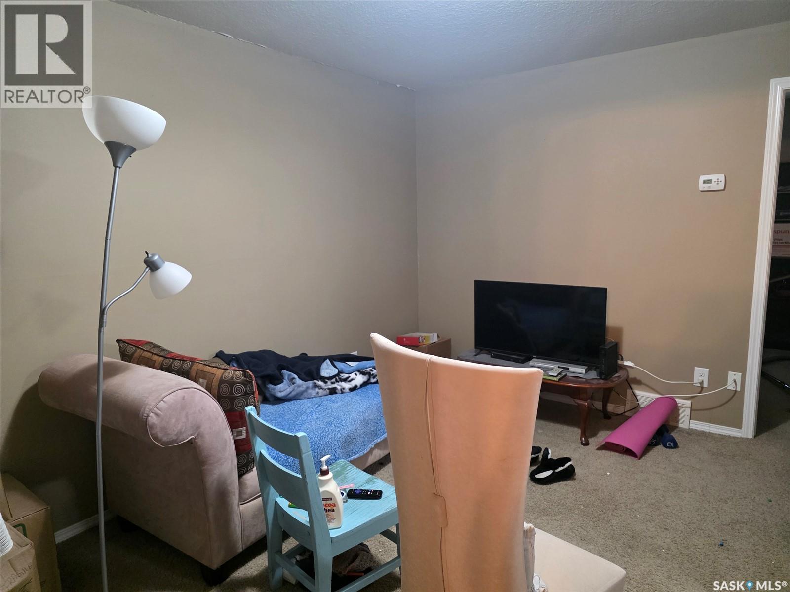 Photo 3 of 1415 Victoria Avenue, Regina SK