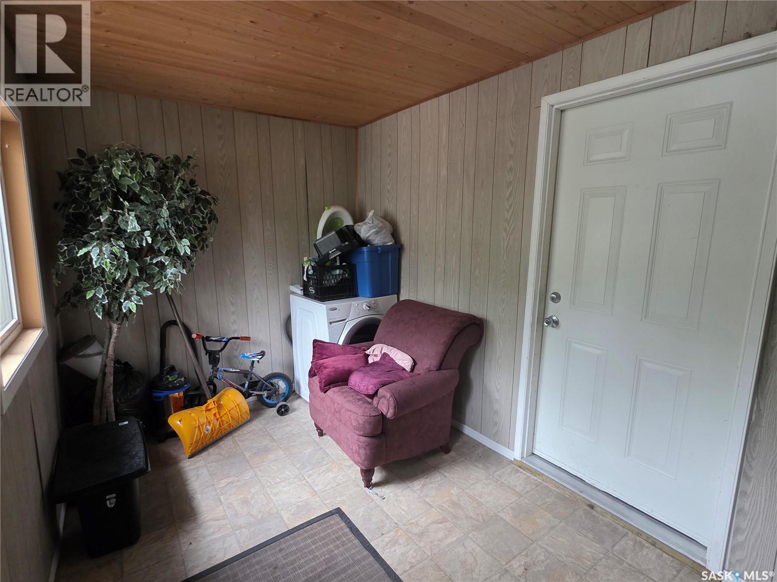 Photo 8 of 1415 Victoria Avenue, Regina SK