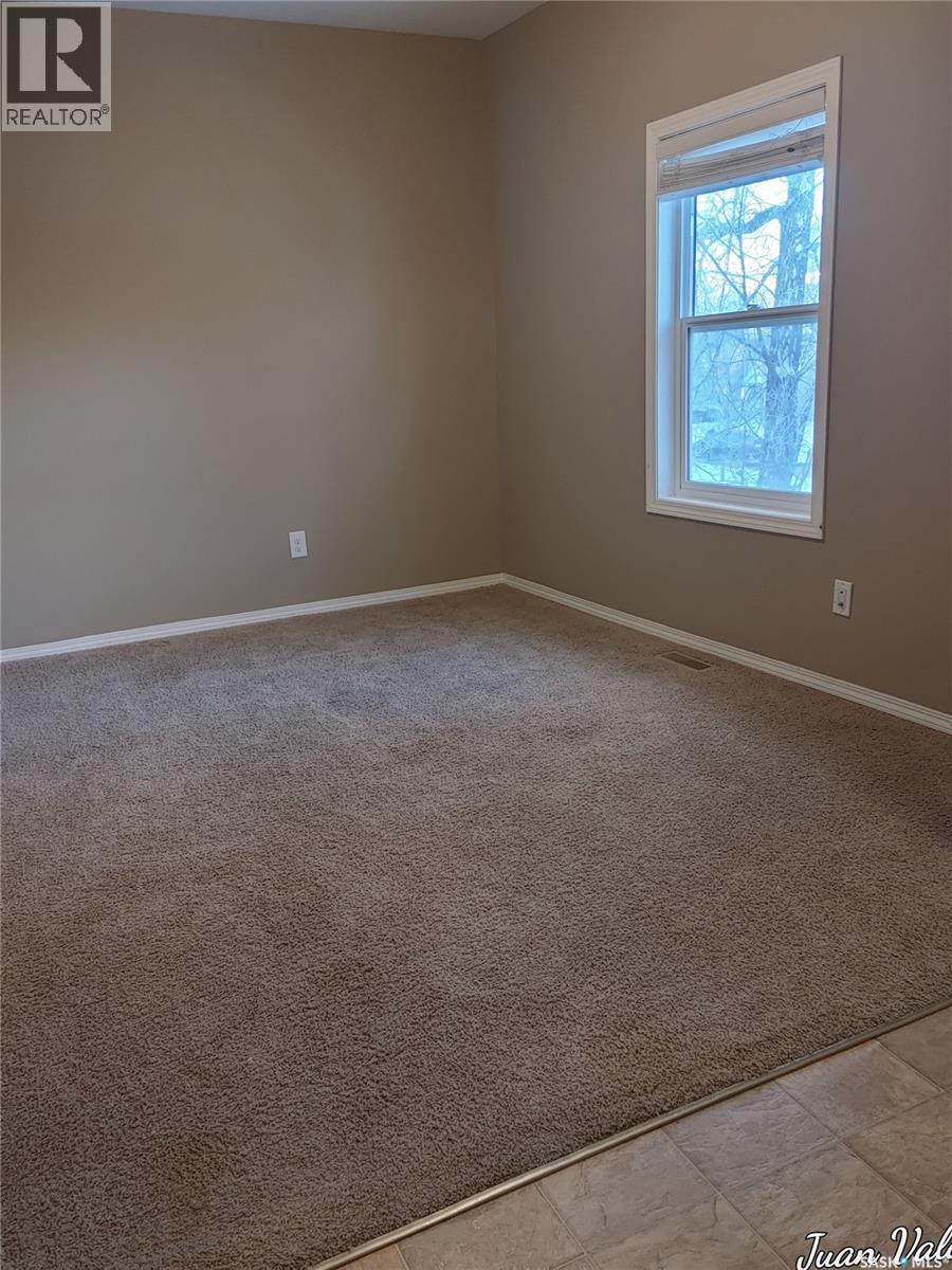 Photo 12 of 1415 Victoria Avenue, Regina SK