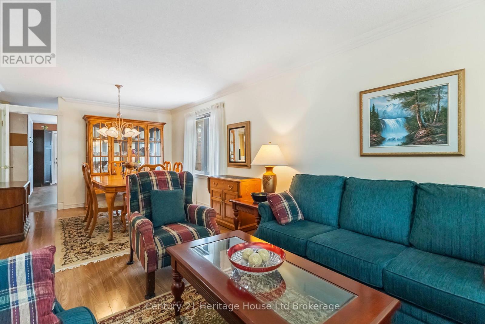 Photo 13 of 739 Thornwood Drive, London North ON