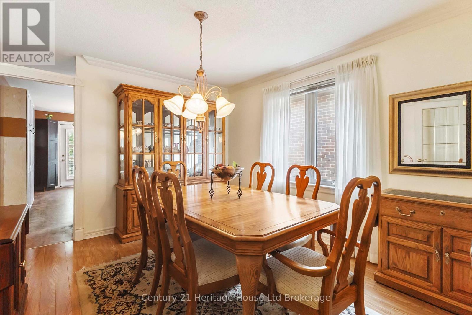 Photo 14 of 739 Thornwood Drive, London North ON