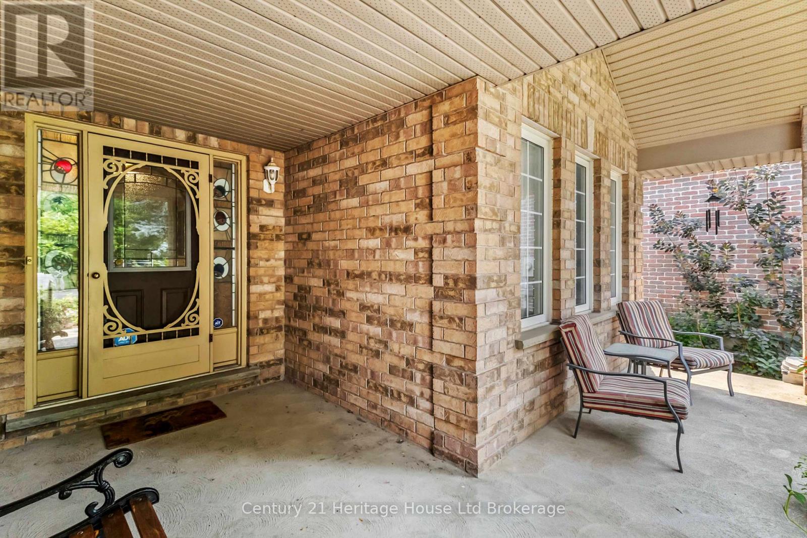 Photo 2 of 739 Thornwood Drive, London North ON