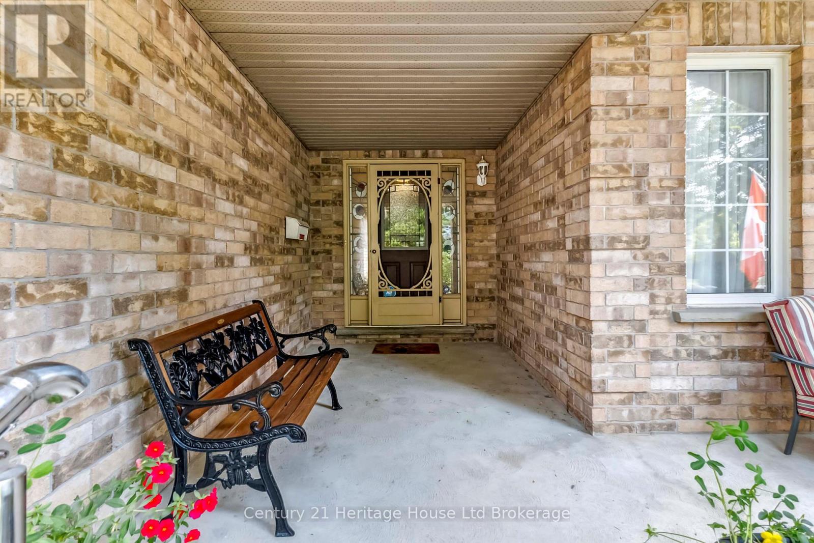 Photo 3 of 739 Thornwood Drive, London North ON