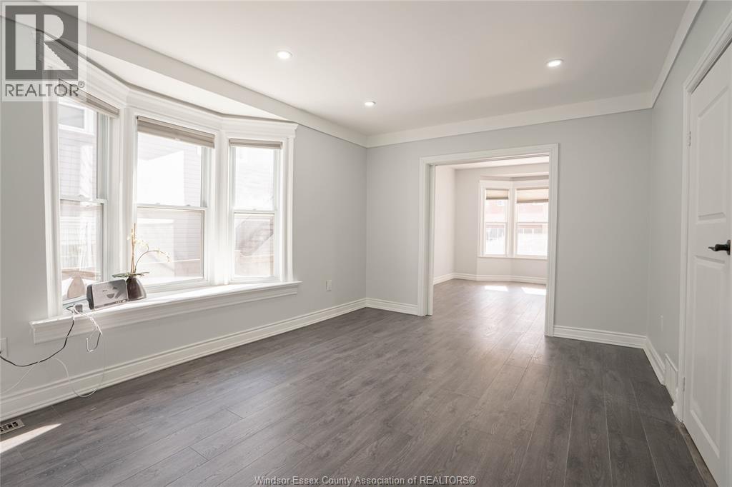 Photo 10 of 816 Dougall Avenue, Windsor ON