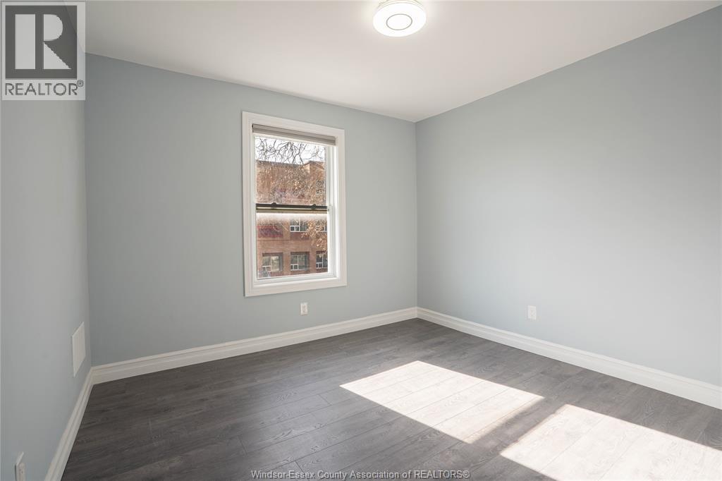 Photo 18 of 816 Dougall Avenue, Windsor ON