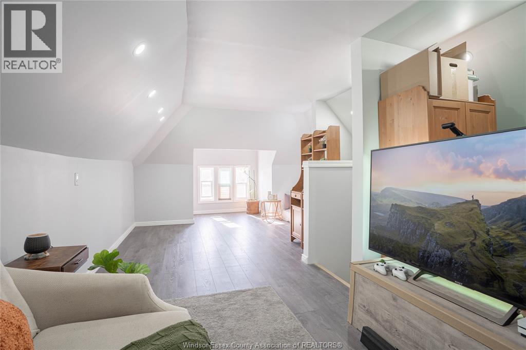 Photo 21 of 816 Dougall Avenue, Windsor ON