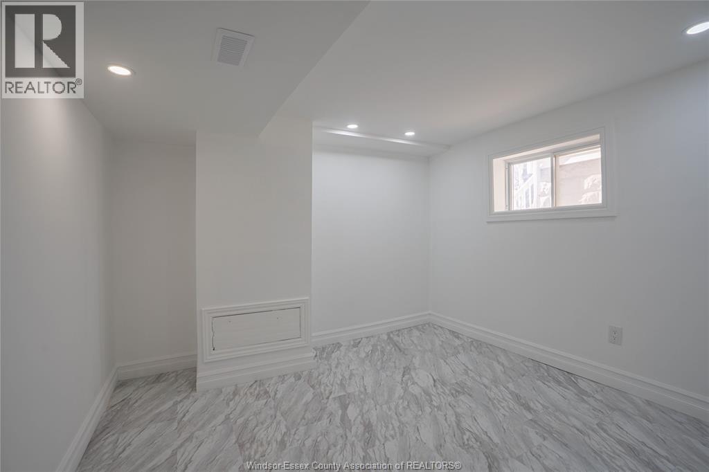 Photo 26 of 816 Dougall Avenue, Windsor ON