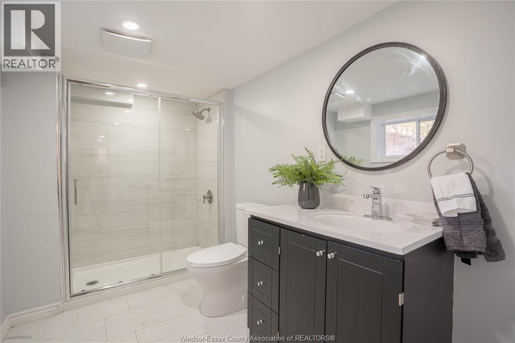 Photo 27 of 816 Dougall Avenue, Windsor ON