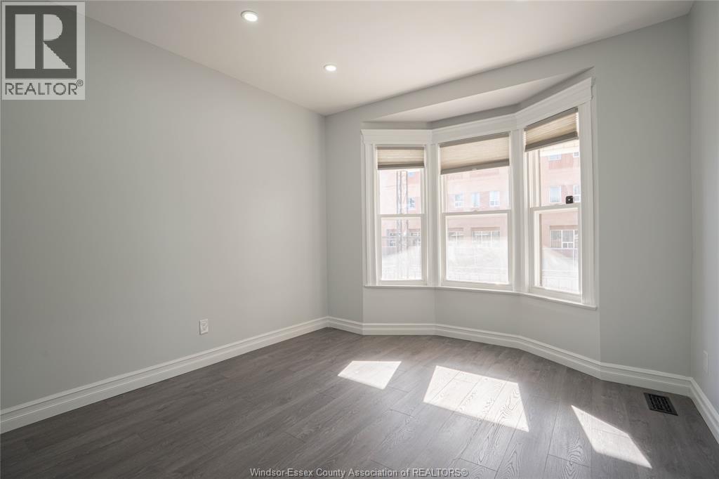 Photo 6 of 816 Dougall Avenue, Windsor ON