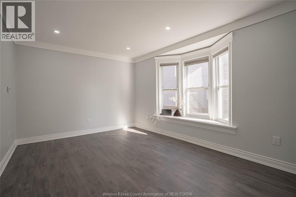 Photo 9 of 816 Dougall Avenue, Windsor ON
