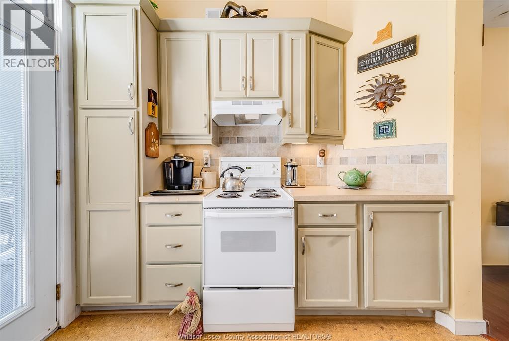 Photo 13 of 499 Lakeside Drive, Harrow ON