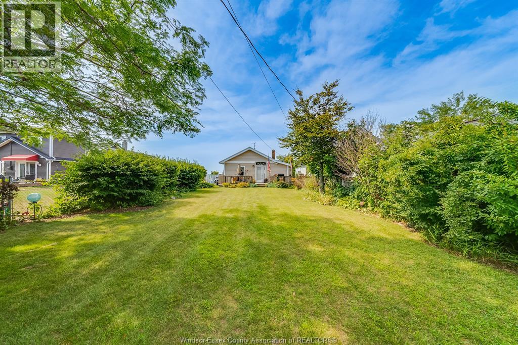 Photo 3 of 499 Lakeside Drive, Harrow ON