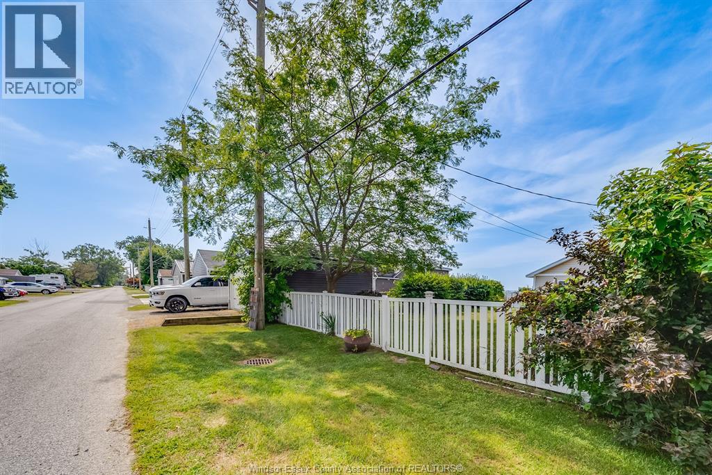Photo 43 of 499 Lakeside Drive, Harrow ON