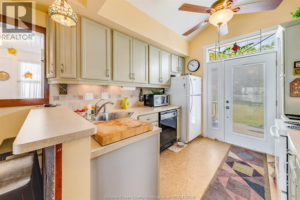 Photo 9 of 499 Lakeside Drive, Harrow ON