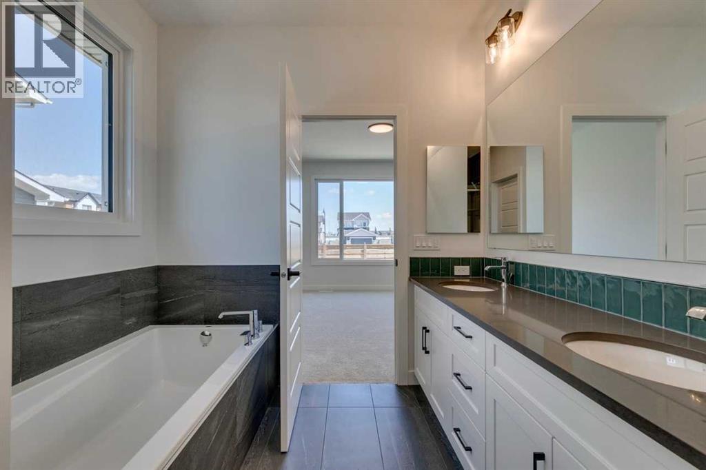 Photo 25 of 56 Dawson Wharf Mount, Chestermere AB