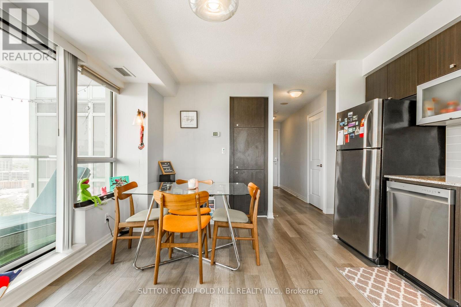 Photo 2 of 1909 2015 Sheppard Avenue E, Toronto ON