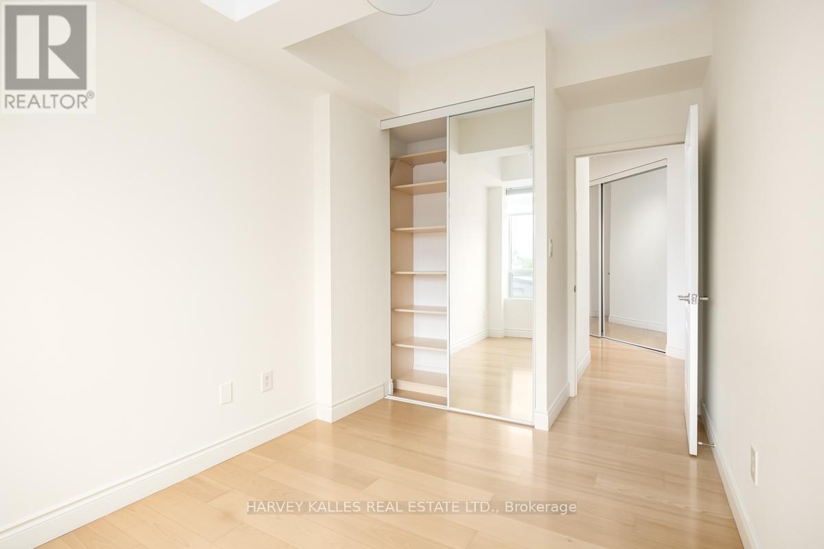 Photo 2 of 302 77 Mcmurrich Street, Toronto ON
