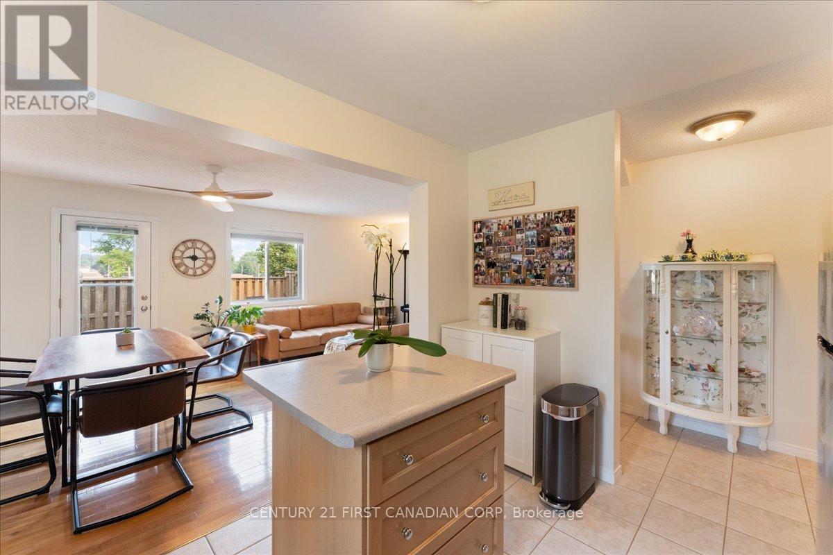 Photo 13 of 1 40 Braemar Avenue, Haldimand ON