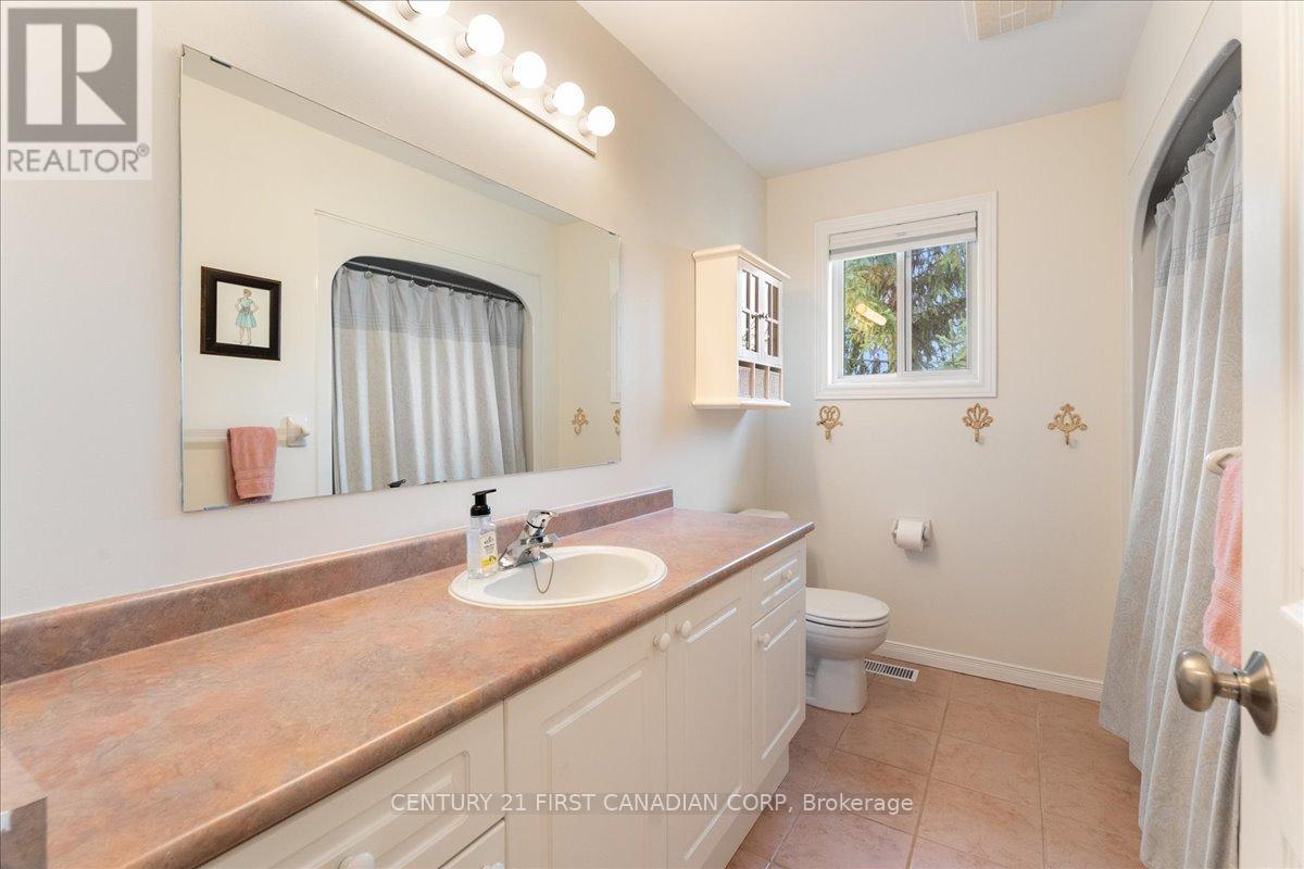Photo 25 of 1 40 Braemar Avenue, Haldimand ON